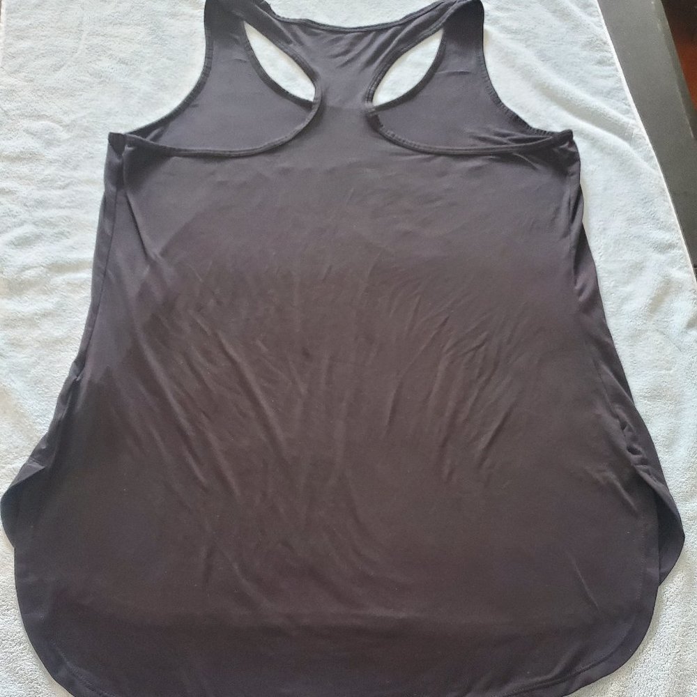 Reebok Top - Picture 2 of 2